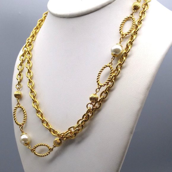 Gorgeous Gold Tone Chain Station Necklace with Faux Pearls and Oval Twisted Link - Picture 1 of 5